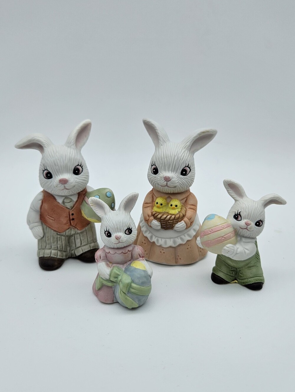 Adorable Vintage Ceramic Easter Bunny Family – Homco 1484 Set of 4 No Flaws